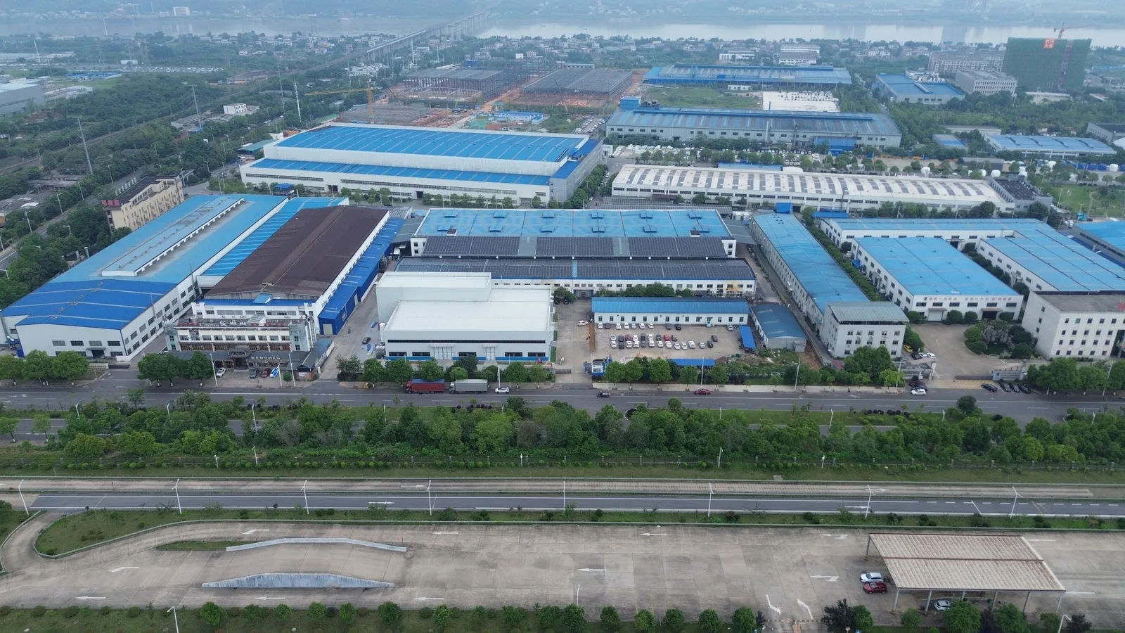 Plant overview — aerial view of the LuminaCast factory